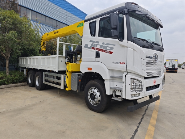 FAW JH6 6x4 crane truck