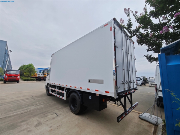 DongFeng KR 4x2 Cooling Reefer Truck