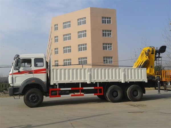 XCMG Sq16zk4q 16 Ton Knuckle Boom crane mounted on beiben cargo truck