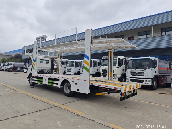 ISUZU 4x2 car transport truck