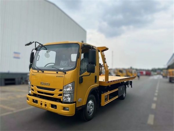 ISUZU KV100 4x2 Road Wrecker Truck