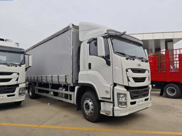 CLW ISUZU GIGA 4x2 Cargo Box Truck