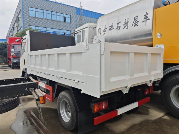 HOWO 4x2 6 Wheels 4-Tons Dump Truck