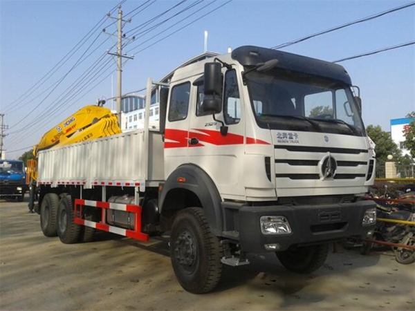 XCMG Sq16zk4q 16 Ton Knuckle Boom crane mounted on beiben cargo truck