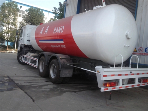 25cbm Lpg Tansportation on HOWO Truck