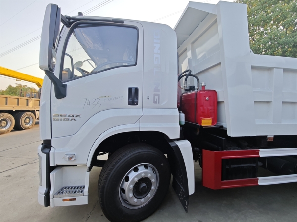 ISUZU GIGA 4x2 dump truck