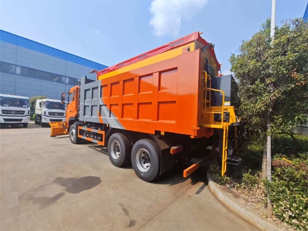 Snow cleaning truck