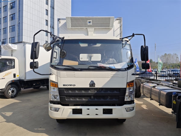 HOWO 4x2 SV-1080S Cooling Reefer Truck