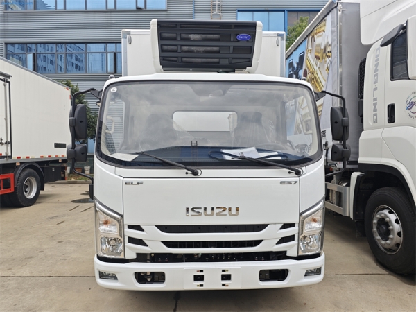 ISUZU 4x2 Carrier Refrigerated Truck