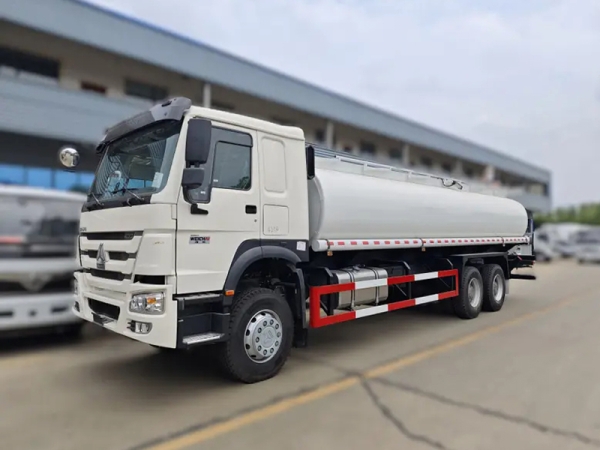 HOWO 6x4 400HP 25000L Oil Tank Truck