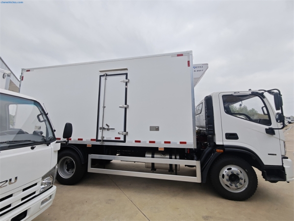 FOTON refrigerator truck