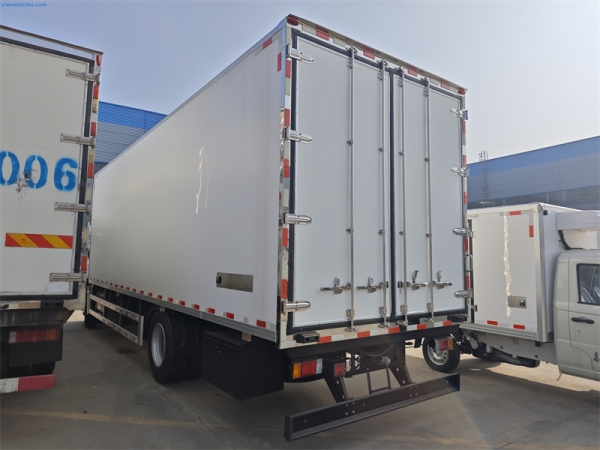 ISUZU GIGA 4x2 T-880E Cooling Reefer Truck