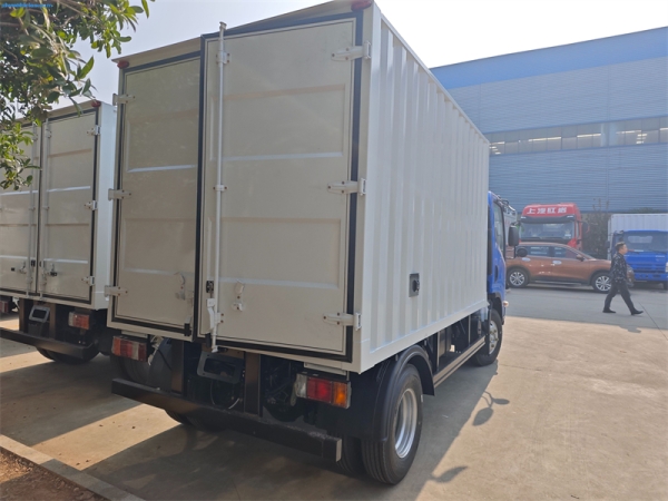 ISUZU KV100 4x2 Cargo Box Truck