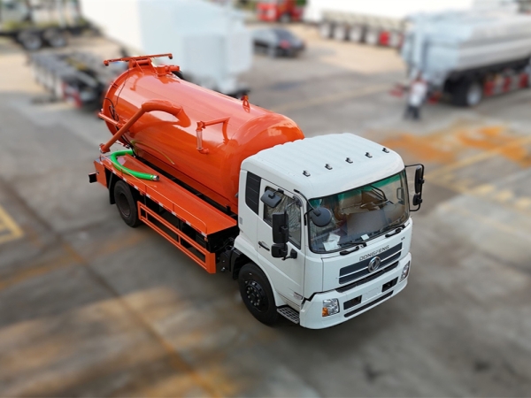 DongFeng Kr 4x2 12cbm Sewage Suction Truck