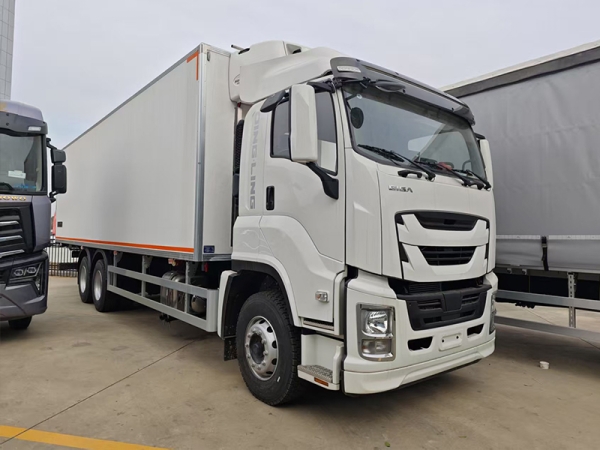 ISUZU Giga 6x4 Carrier Refrigerated Truck