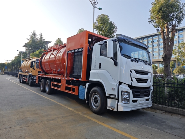 ISUZU 6x4 9.5cbm Cleaning Sewage Suction Truck