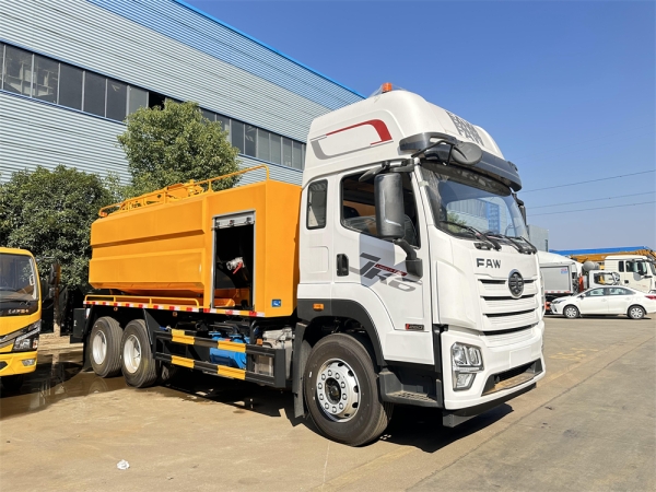 ISUZU GIGA 6x4 9.3cbm Cleaning Sewage Suction Truck