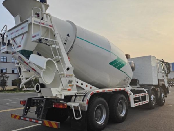 E 31T Concrete Mix Truck