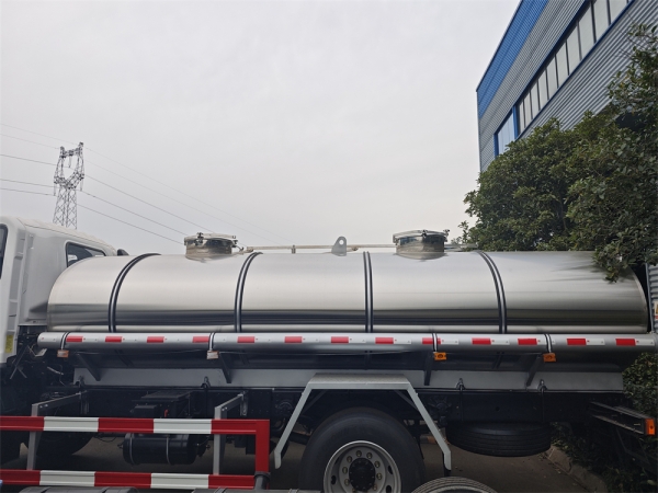 FAW 4x2 6.5m³ bulk milk tank truck