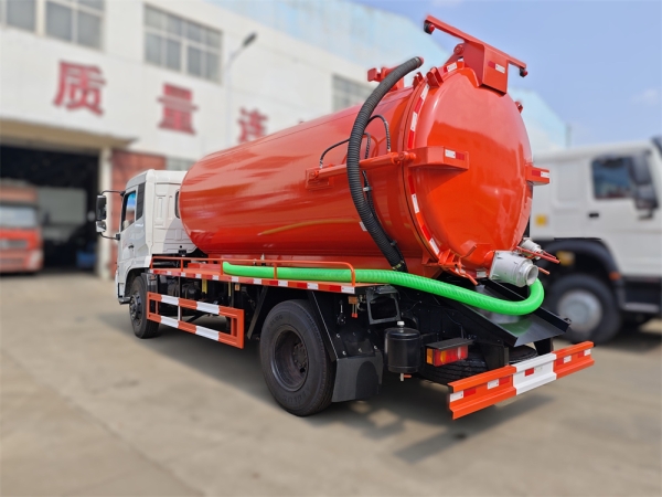 DongFeng KR 4x2 10cbm Sewage Suction Truck