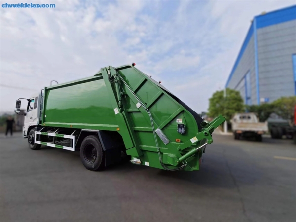 DongFeng Kr 4x2 Garbage Compactor Truck