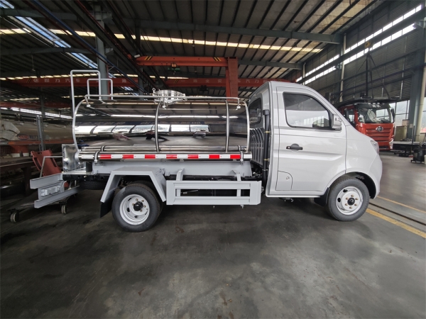 ChangAn 4x2 3cbm Milk Tank Truck