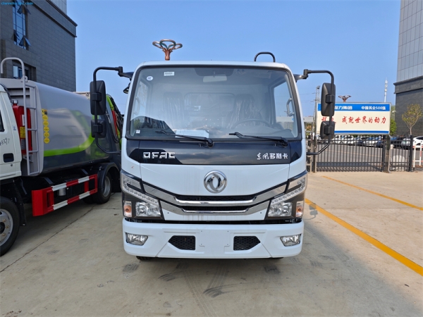 DongFeng 4x2 5.5cbm Garbage Compactor Truck