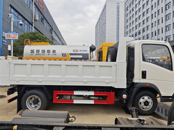 HOWO 4x2 6 Wheels 4-Tons Dump Truck