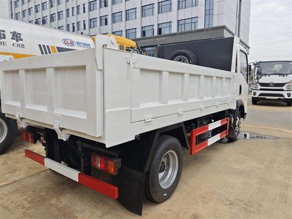 HOWO 4x2 6 Wheels 4-Tons Dump Truck