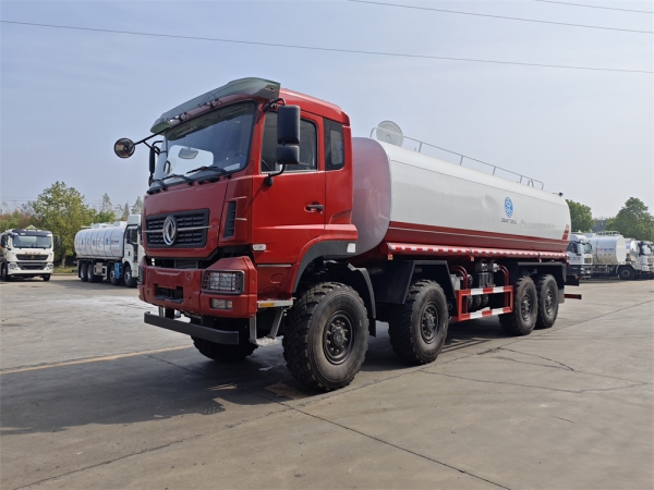 DongFeng 8x4 8+1tires 30cbm Water Sprinkler Truck