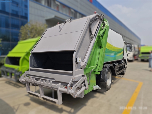 ISuZu 4x2 Chassis 14cbm Garbage Compactor Truck