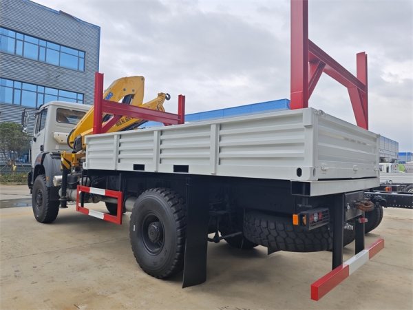 XCMG Q6.3ZK2Q 6.3 Ton Knuckle Boom crane mounted on beiben cargo truck