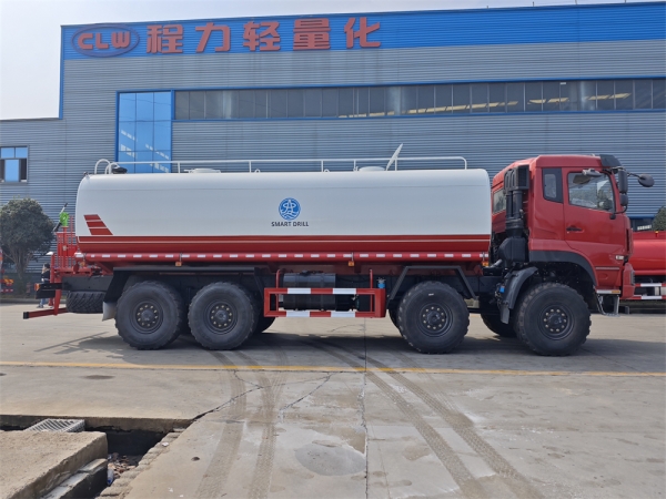 DongFeng 8x4 8+1tires 30cbm Water Sprinkler Truck