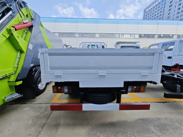 ISUZU ELF 4x2 6 Wheels 4-Tons Dump Truck