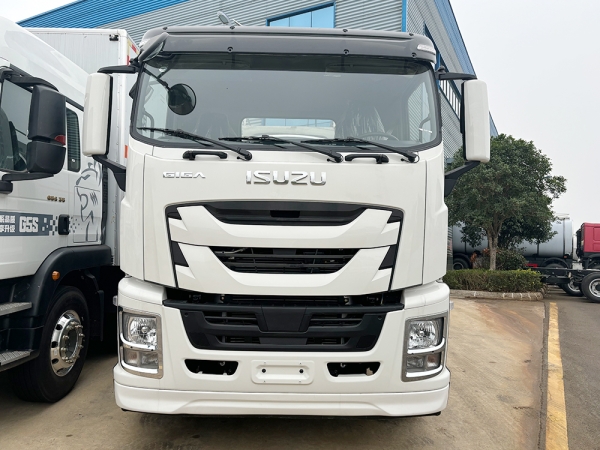 ISUZU GIGA 6x4 20000L Water Tanker Transport Truck