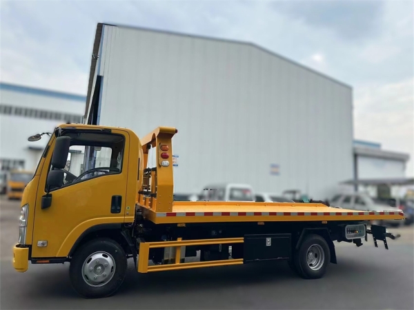 ISUZU KV100 4x2 Road Wrecker Truck