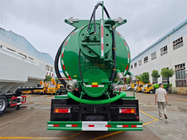 DongFeng KR 6x4 9cbm Cleaning Sewage Suction Truck