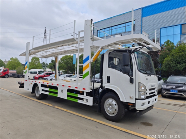 ISUZU 4x2 car transport truck