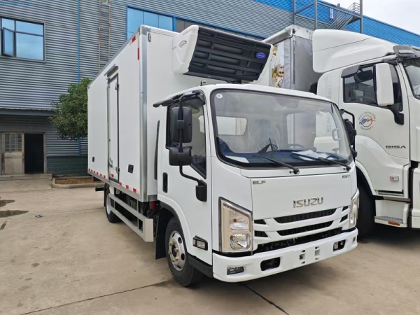 ISUZU 4x2 Carrier Refrigerated Truck