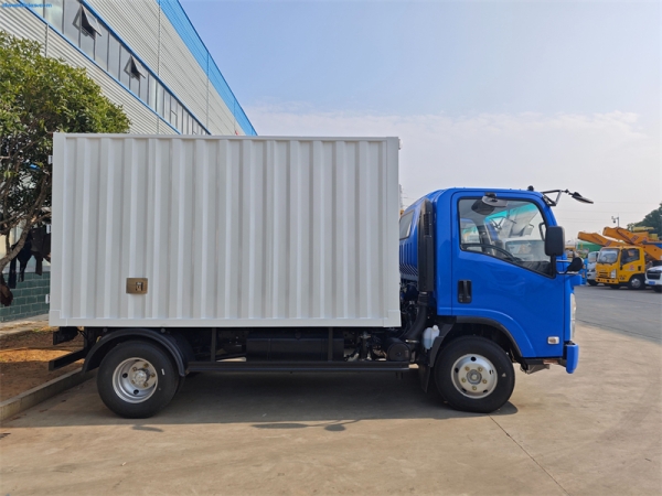 ISUZU KV100 4x2 Cargo Box Truck