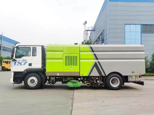 HOWO TX7 4x2 High Pressure Road Cleaning Truck