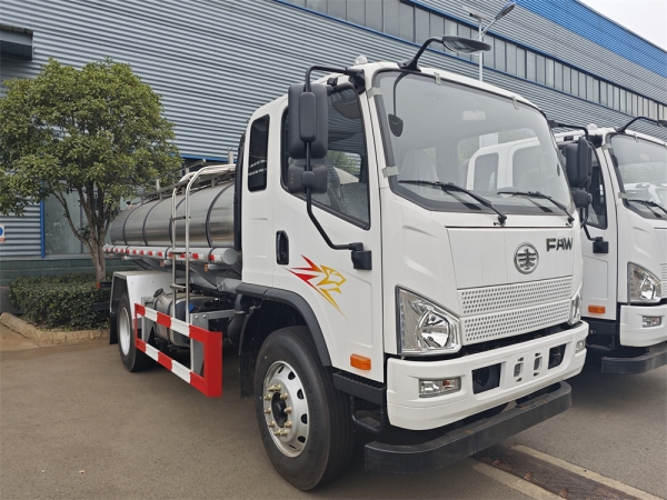 FAW 4x2 6.5m³ bulk milk tank truck