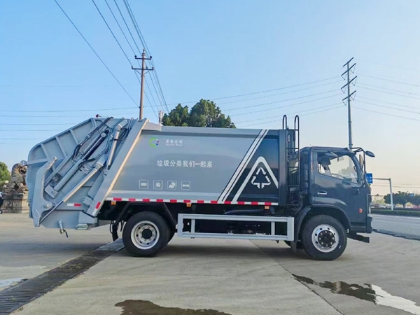 DongFeng D7 4x2 12cbm Garbage Compactor Truck