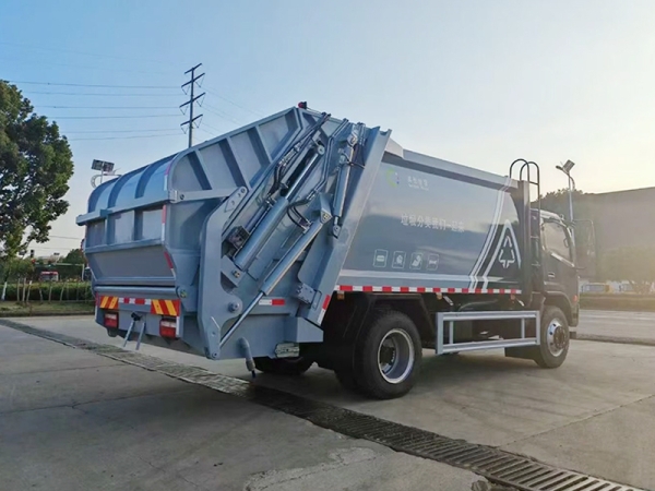 DongFeng D7 4x2 12cbm Garbage Compactor Truck