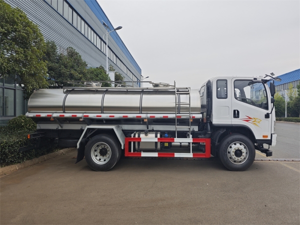 FAW 4x2 6.5m³ bulk milk tank truck