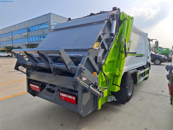 DongFeng 4x2 5.5cbm Garbage Compactor Truck